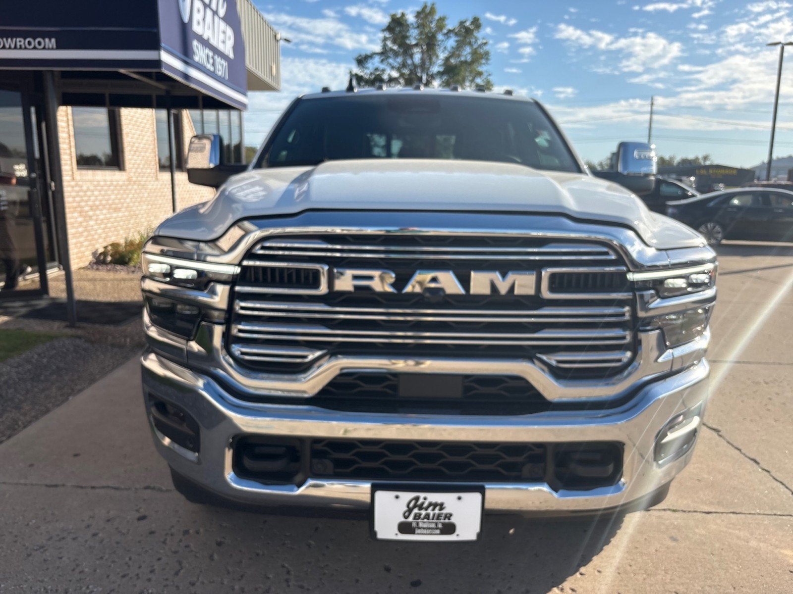 New 2027 RAM 2500 Laramie AWD/4WD image 7