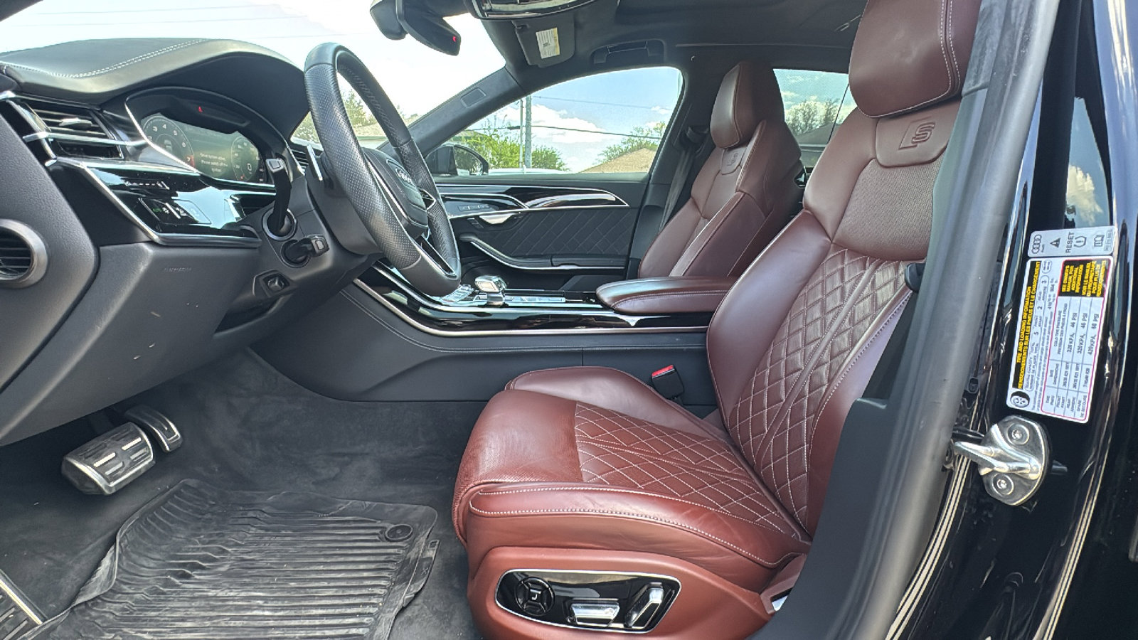 Used 2024 Audi S8 image 9