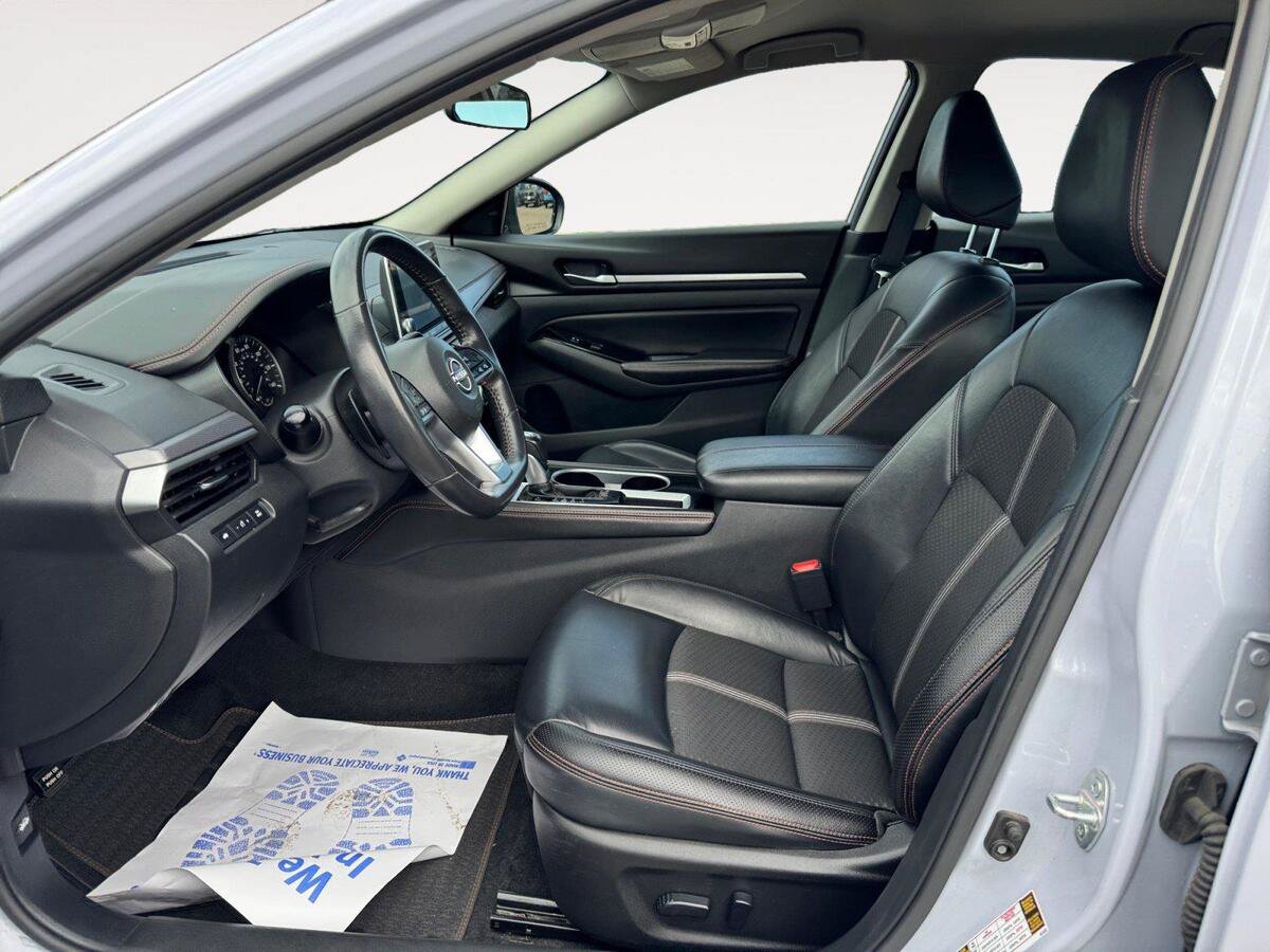 Used 2024 Nissan Altima 2.5 SR FWD image 9