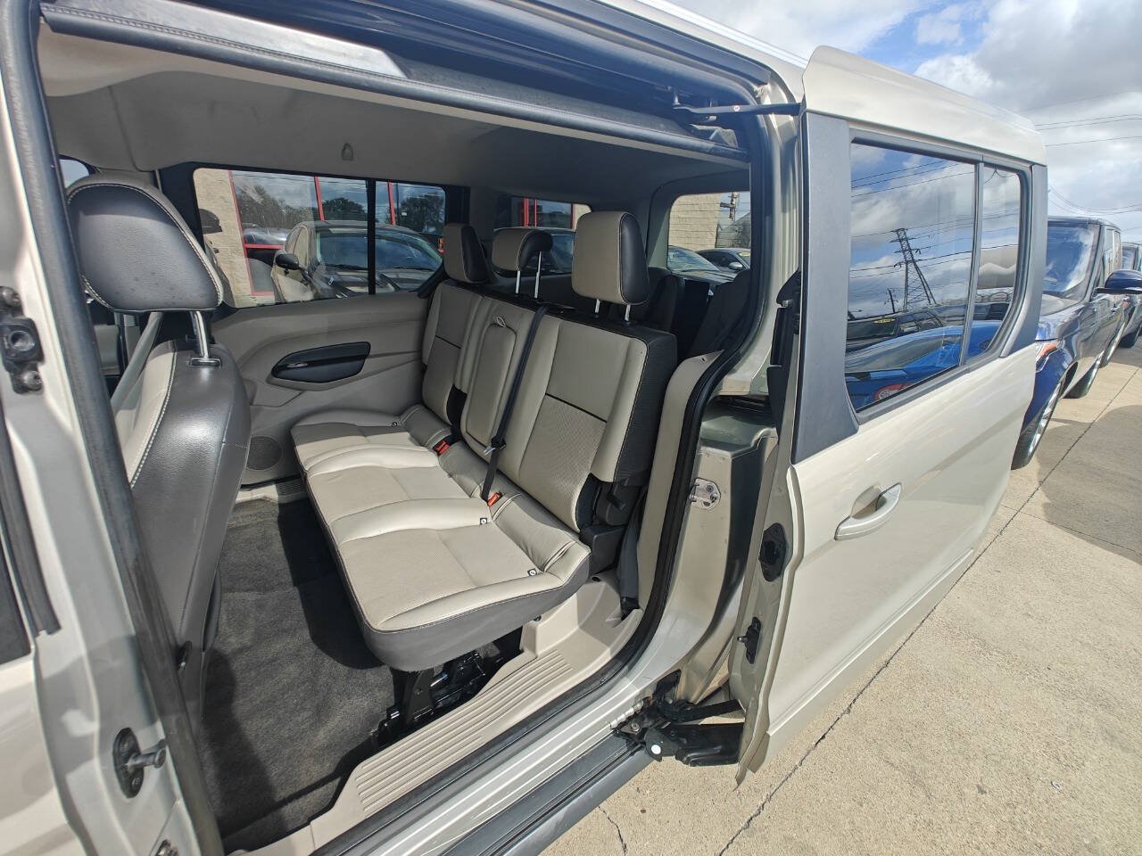 Used 2015 Ford Transit Connect Titanium FWD image 13
