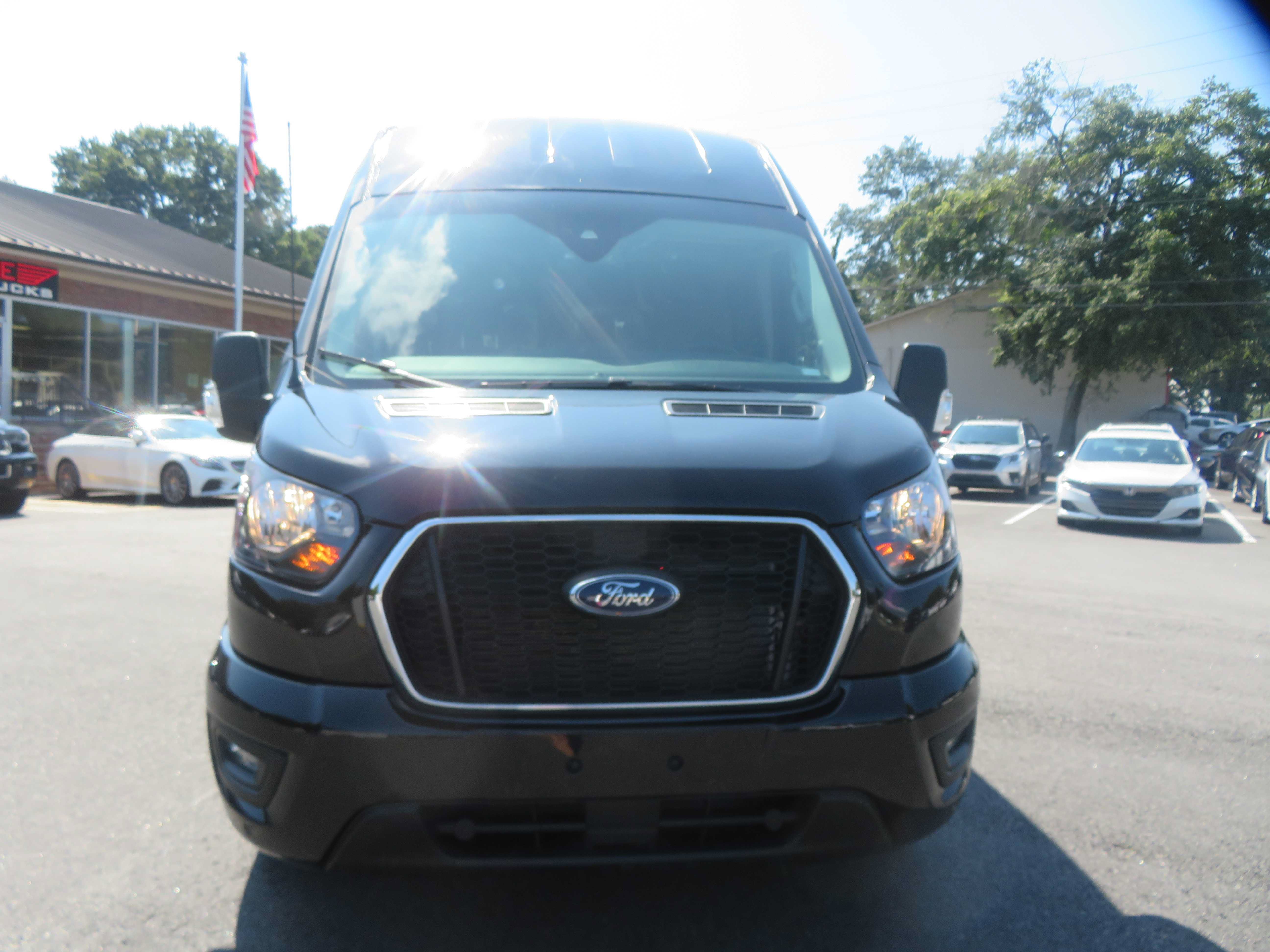 Used 2025 Ford Transit 350 XLT RWD image 2