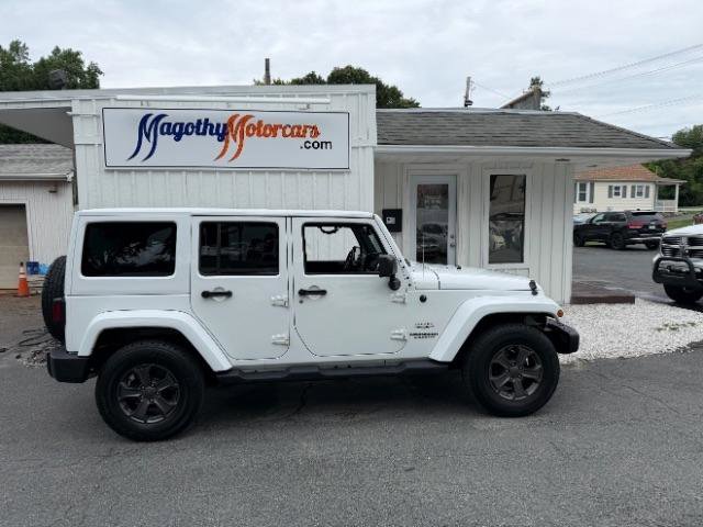 Used 2016 Jeep Wrangler Unlimited Sahara w/ Connectivity Group AWD/4WD image 2