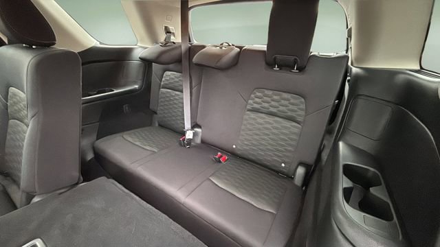 Used 2024 Nissan Pathfinder SV image 32