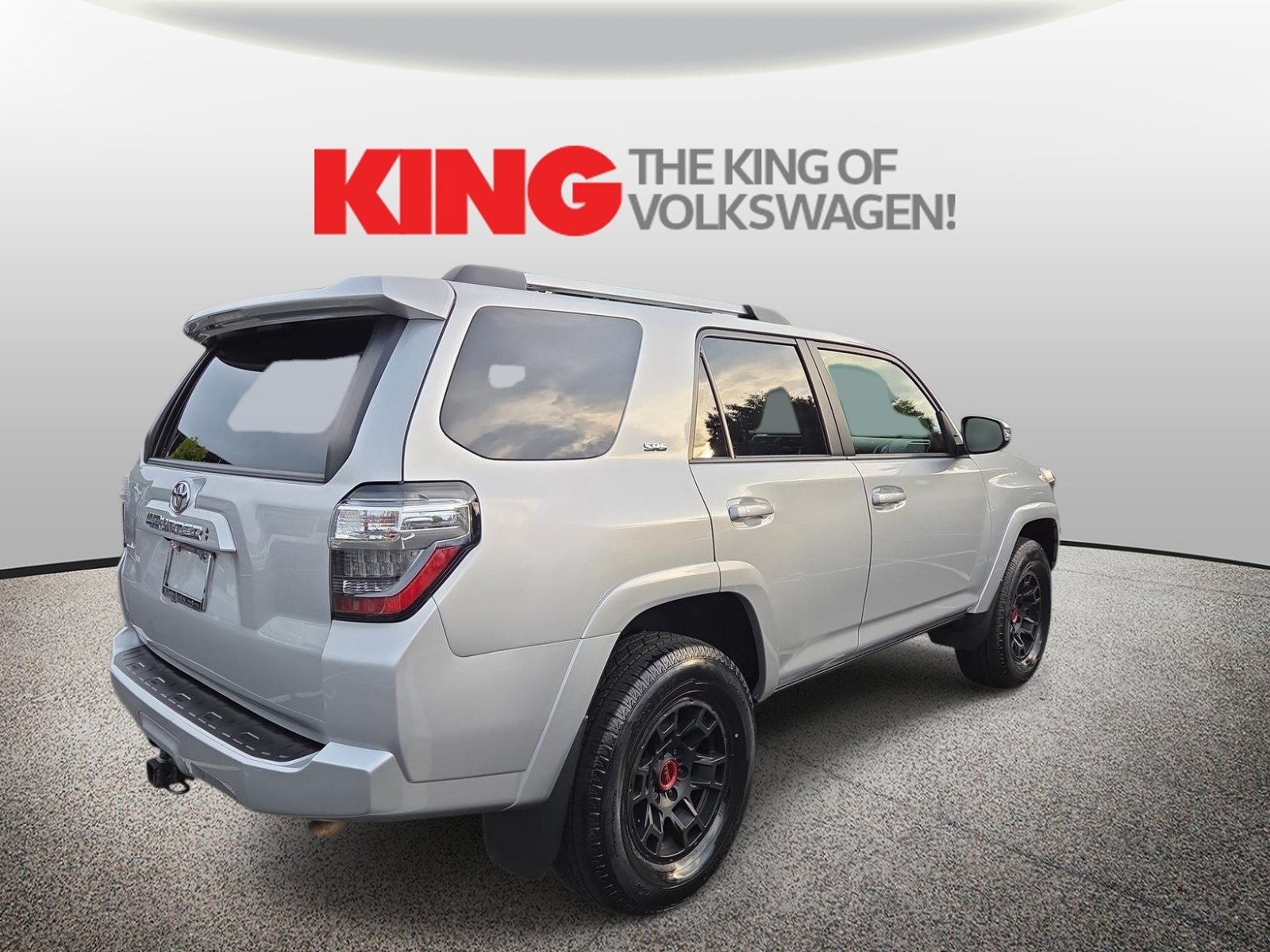 Used 2023 Toyota 4Runner SR5 Premium w/ Moonroof Package AWD/4WD image 3