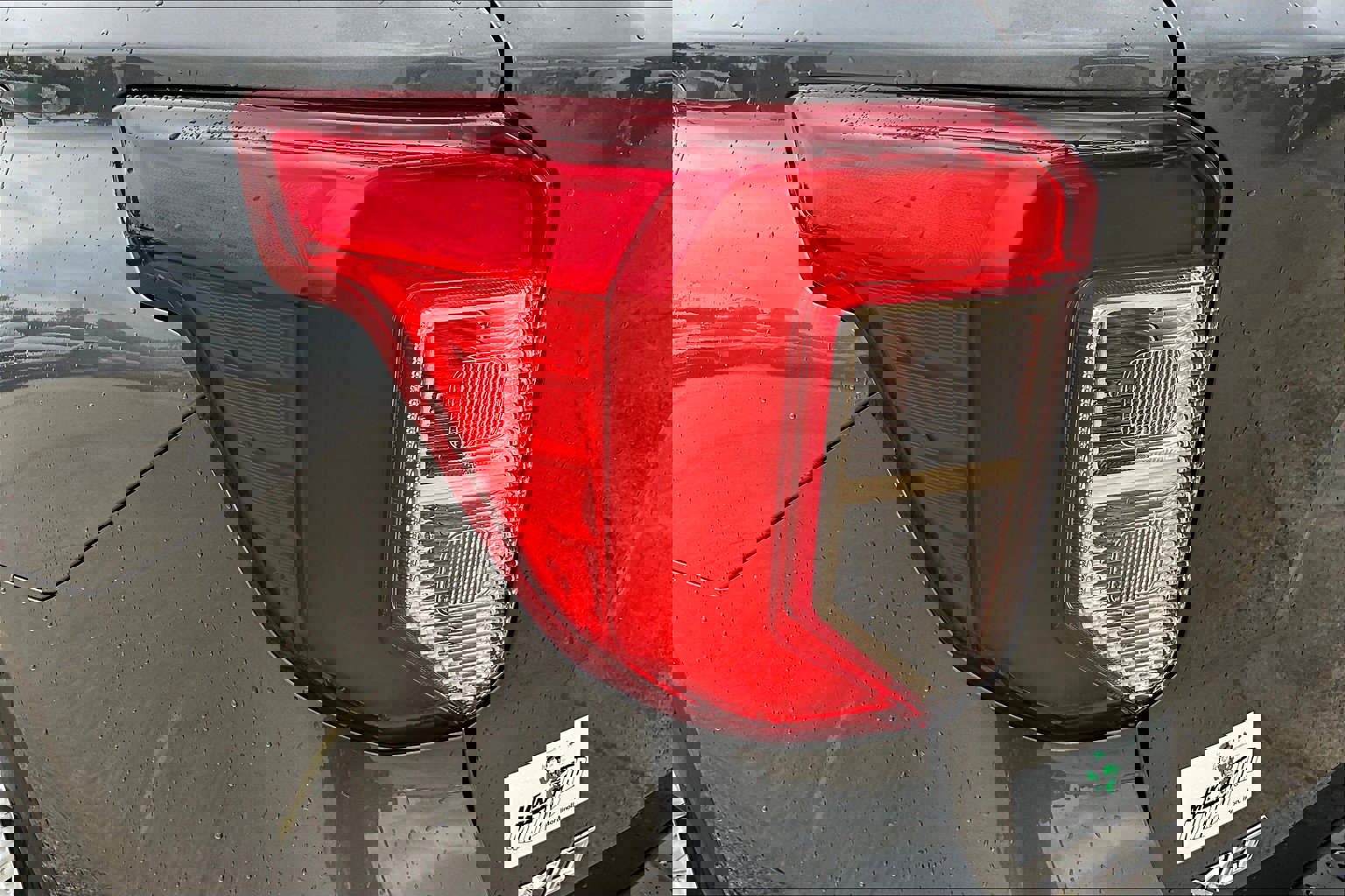 Used 2022 Ford Explorer XLT w/ Equipment Group 202A image 29