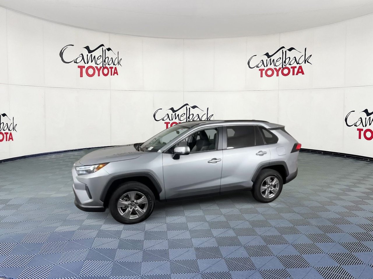 Used 2025 Toyota RAV4 XLE w/ Convenience Package AWD/4WD image 7