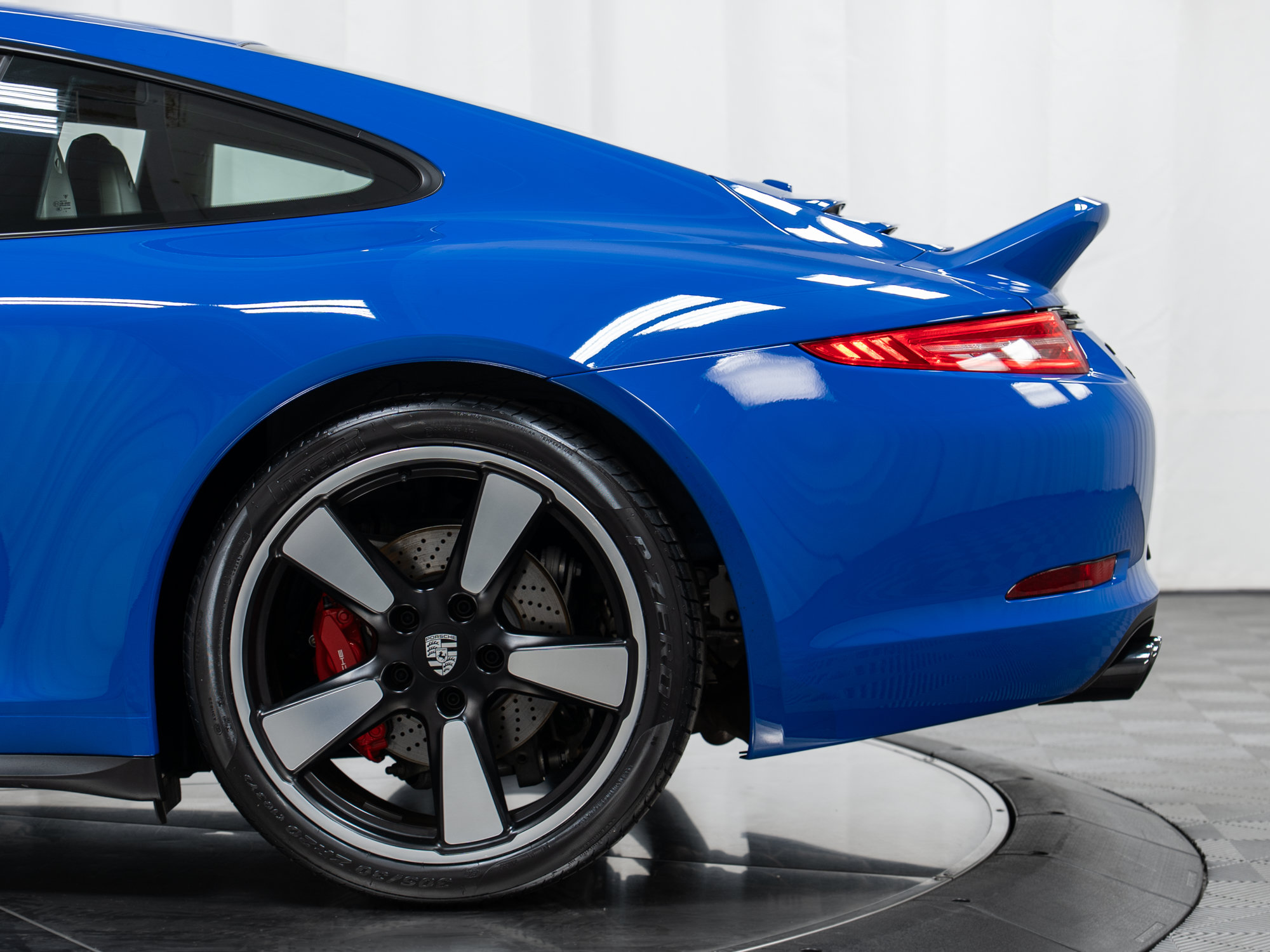 Certified 2016 Porsche 911 Carrera GTS RWD image 49
