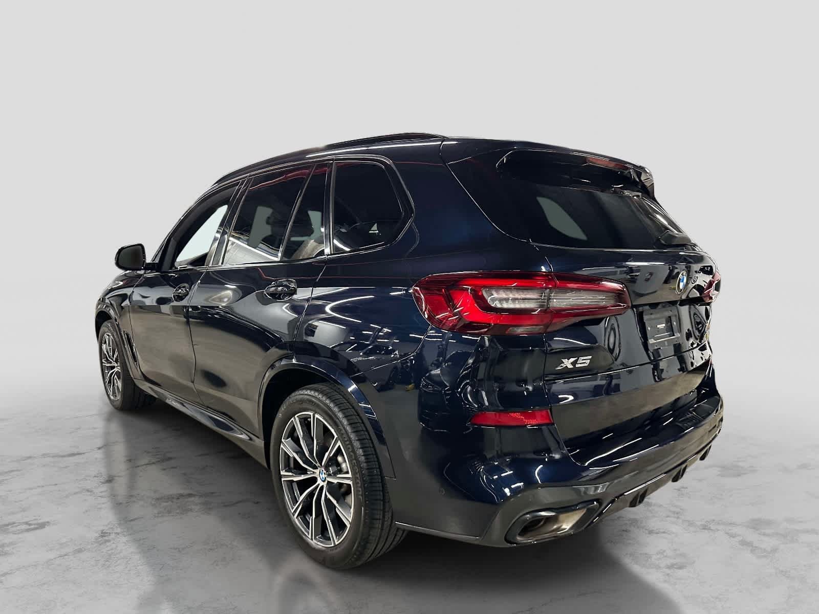 Used 2023 BMW X5 xDrive40i w/ M Sport Package AWD/4WD image 3