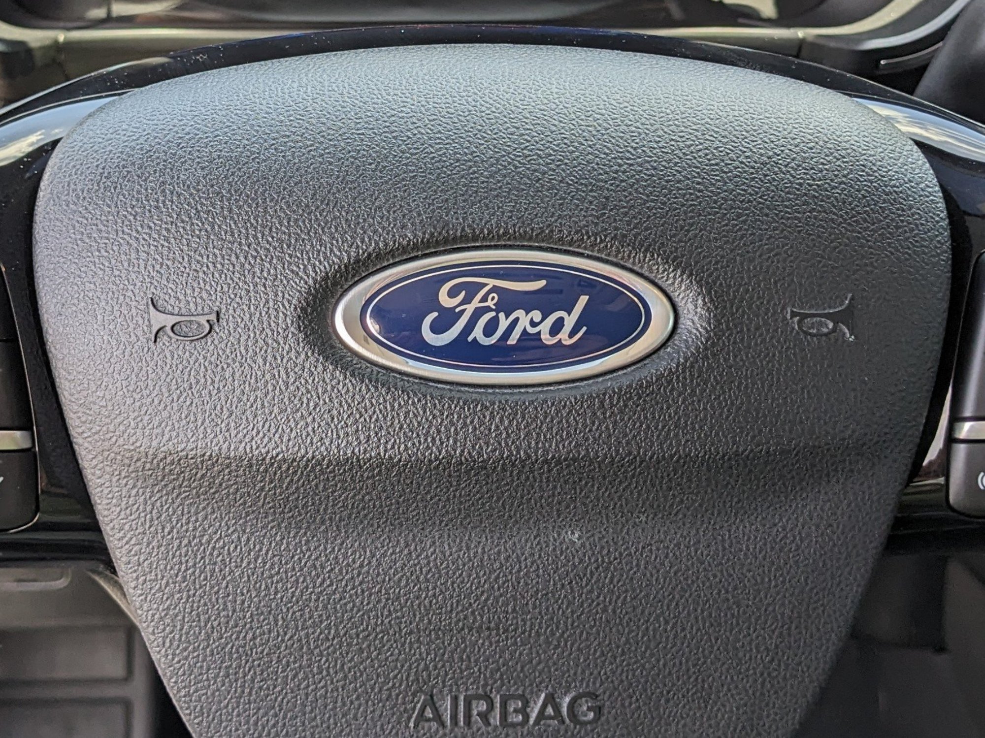 Used 2021 Ford Escape Titanium FWD image 39