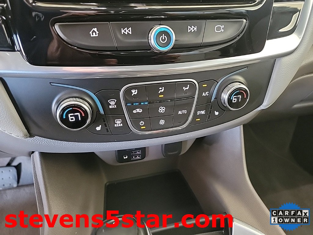 Used 2020 Chevrolet Traverse LT w/ LT Premium Package image 16