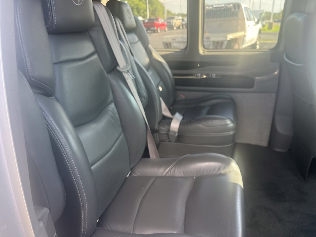 Used 2023 Chevrolet Express 2500 Extended RWD image 22