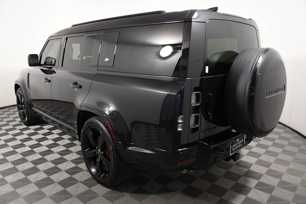 Used 2024 Land Rover Defender 130 X AWD/4WD image 4