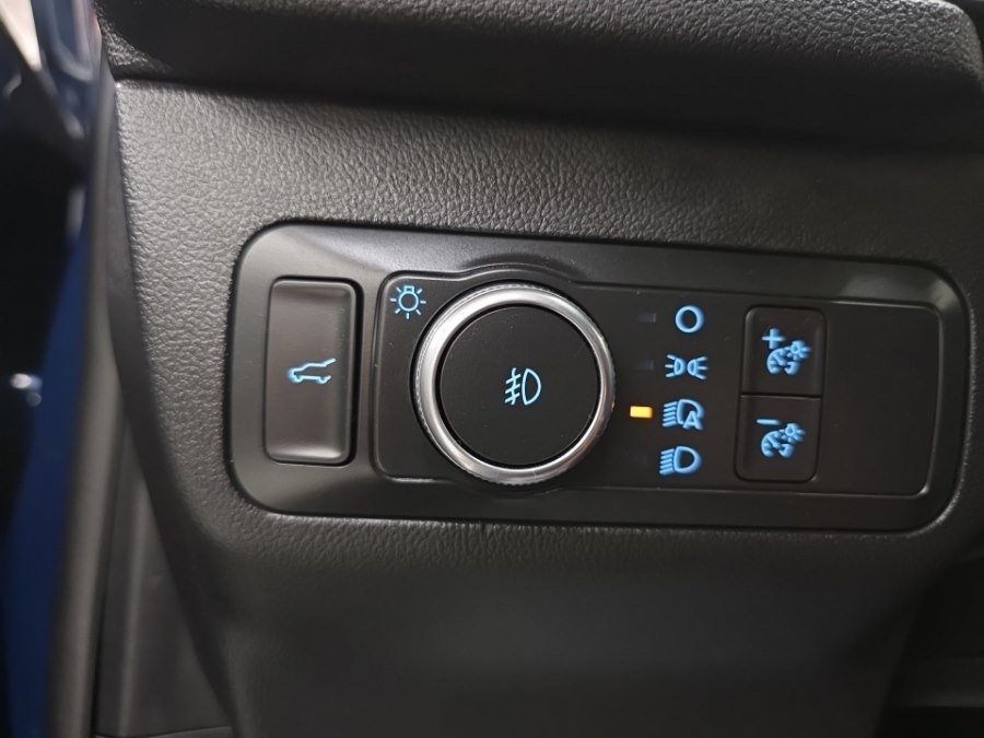 Used 2020 Ford Escape Titanium image 30