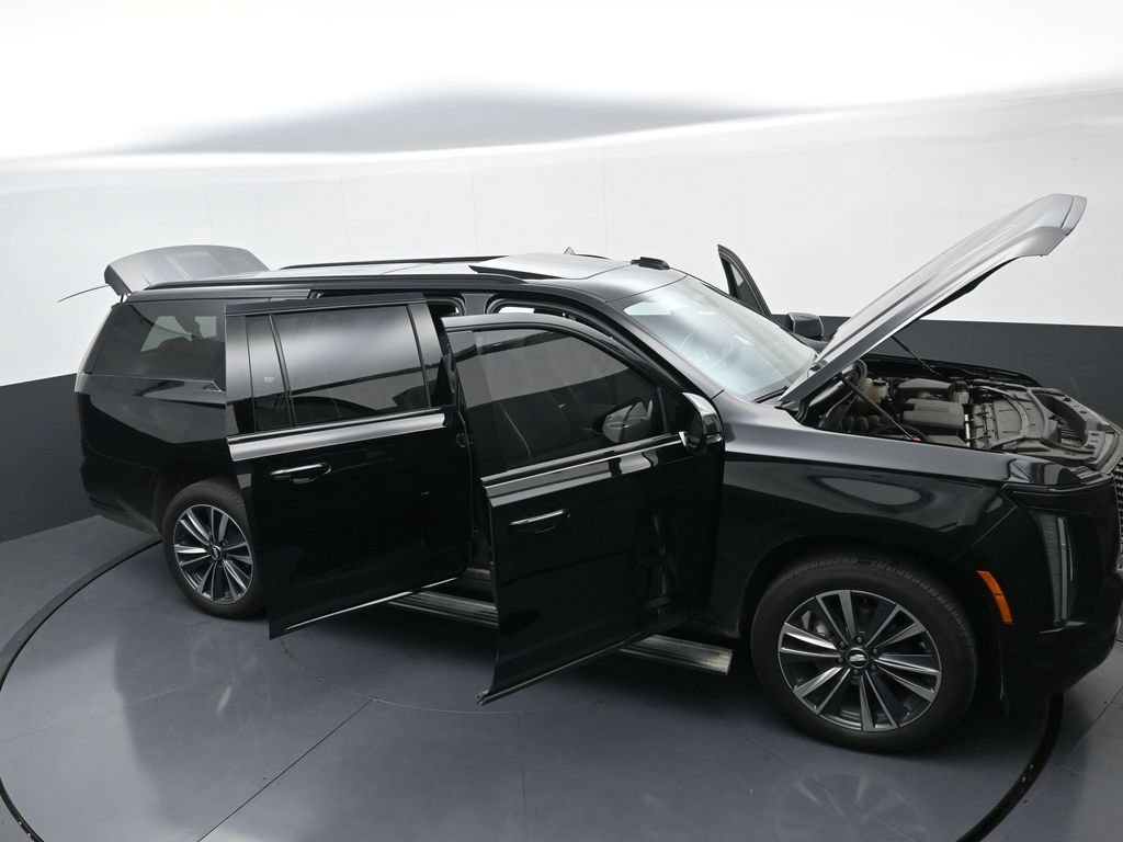 Used 2025 Cadillac Escalade ESV Sport w/ Touring Package AWD/4WD image 38