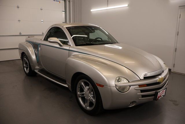 Used 2004 Chevrolet SSR w/ Preferred Equipment Group image 1