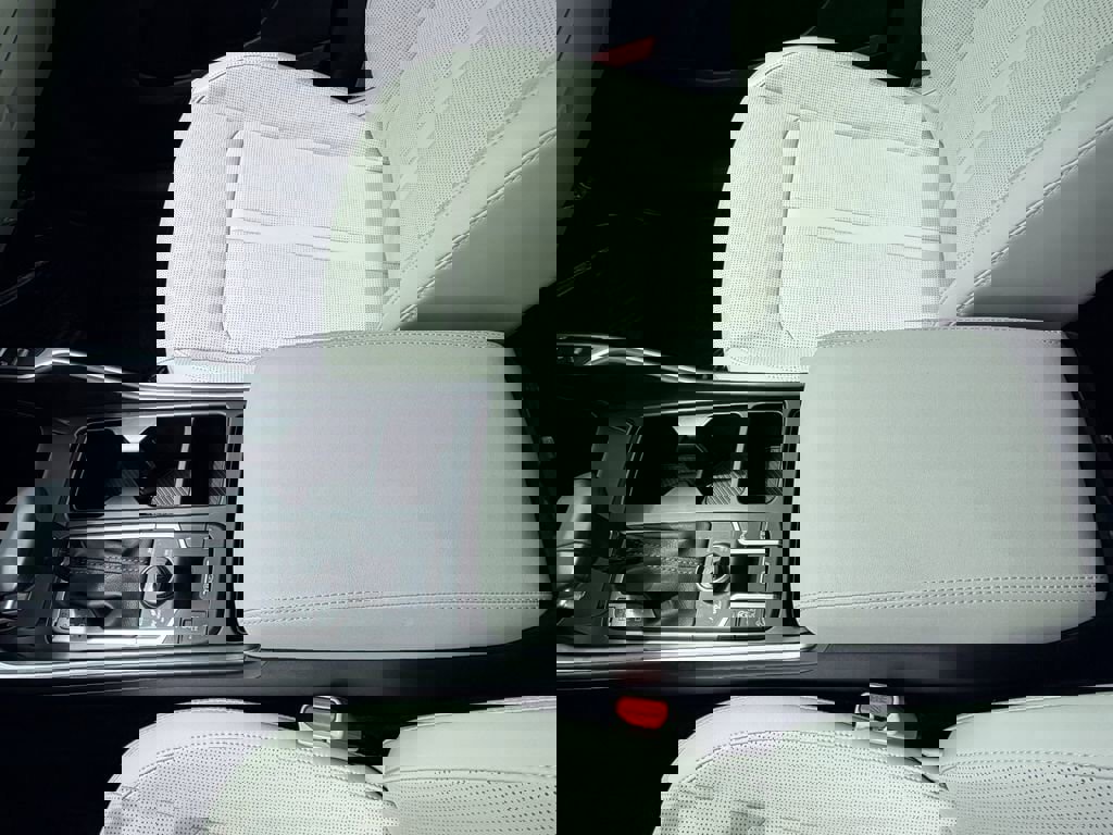 Certified 2025 Kia Sorento S image 22