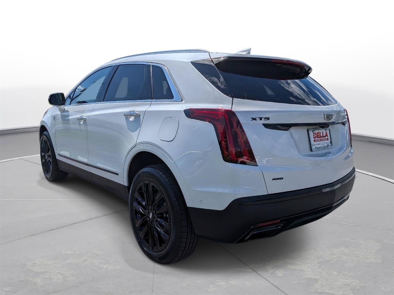 New 2026 Cadillac XT5 Premium Luxury w/ LPO, ONYX Package AWD/4WD image 8
