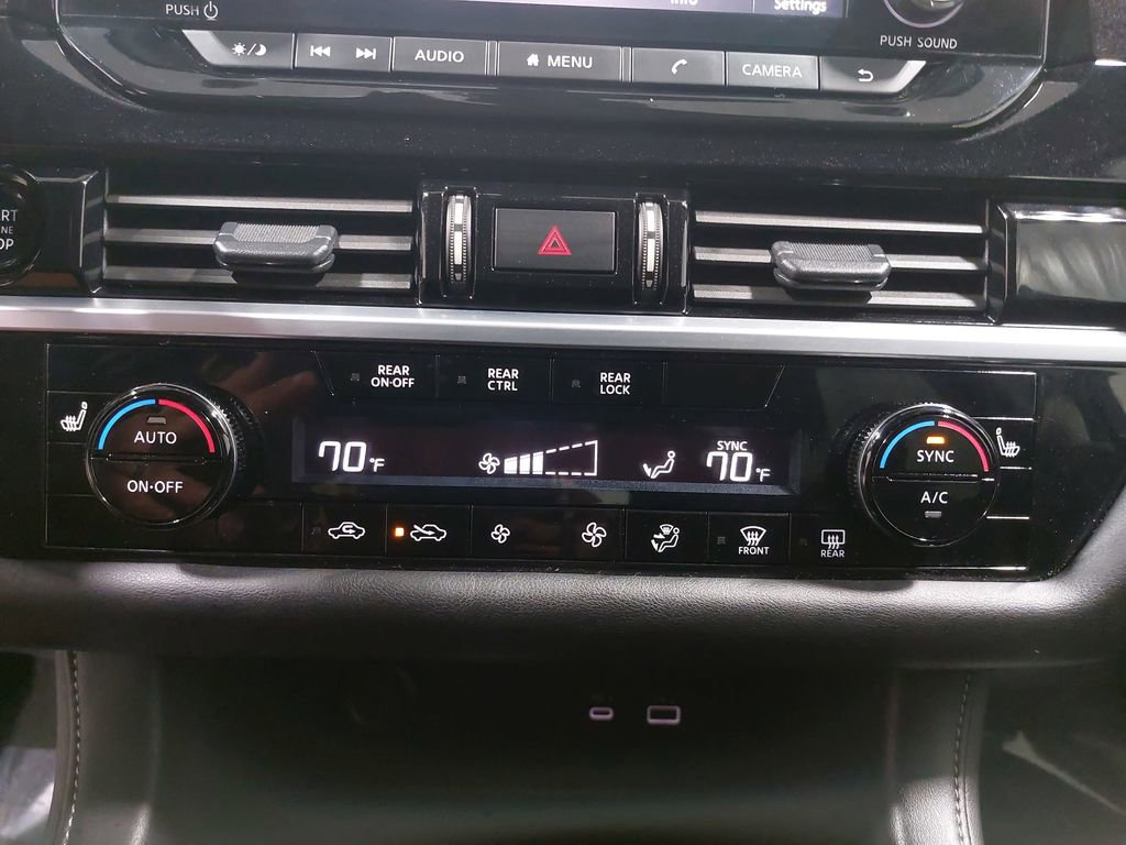 Used 2025 Nissan Pathfinder SV image 23