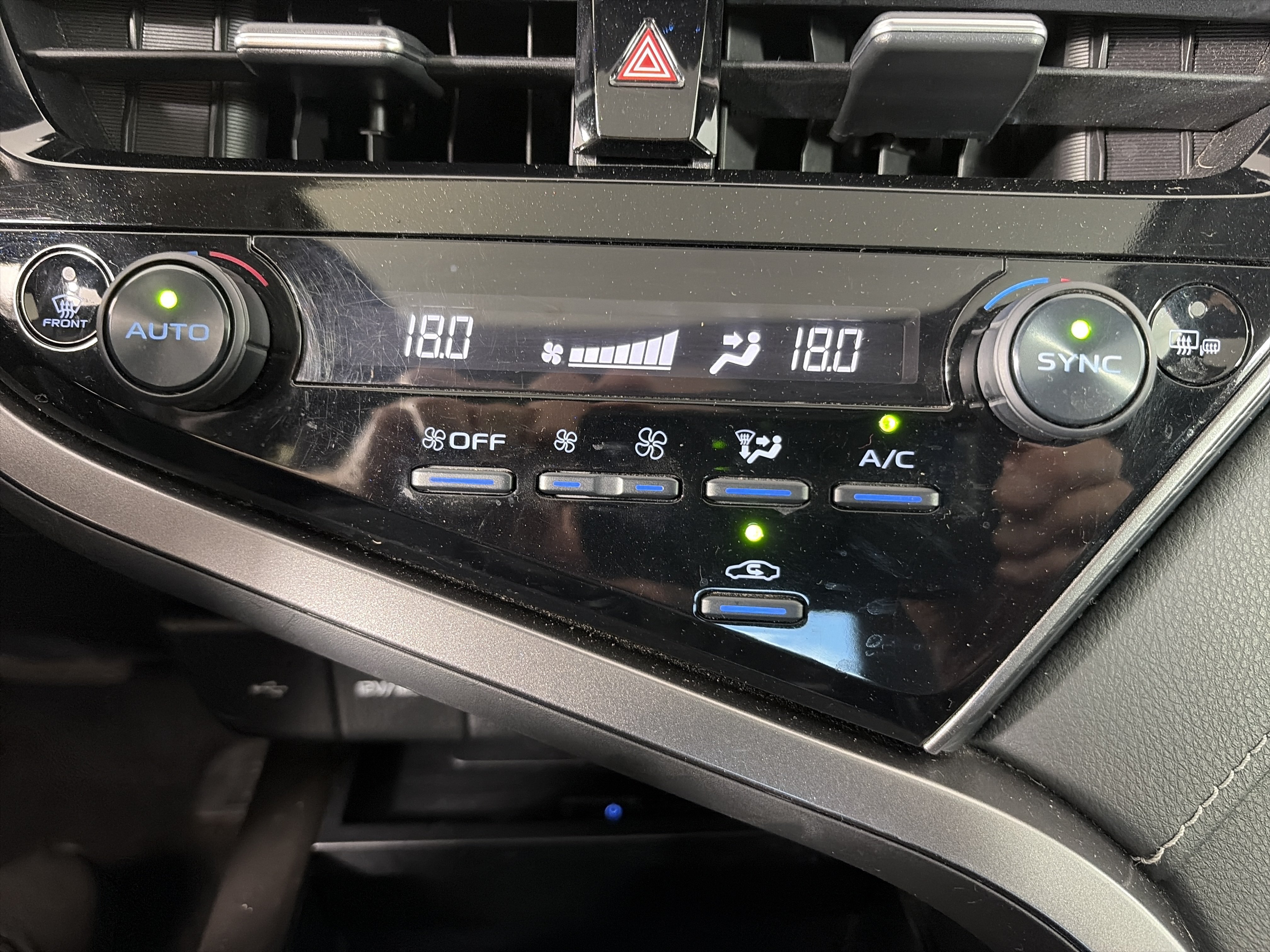 Used 2021 Toyota Camry SE FWD image 22
