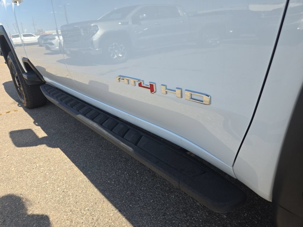 Used 2025 GMC Sierra 2500 AT4 AWD/4WD image 18