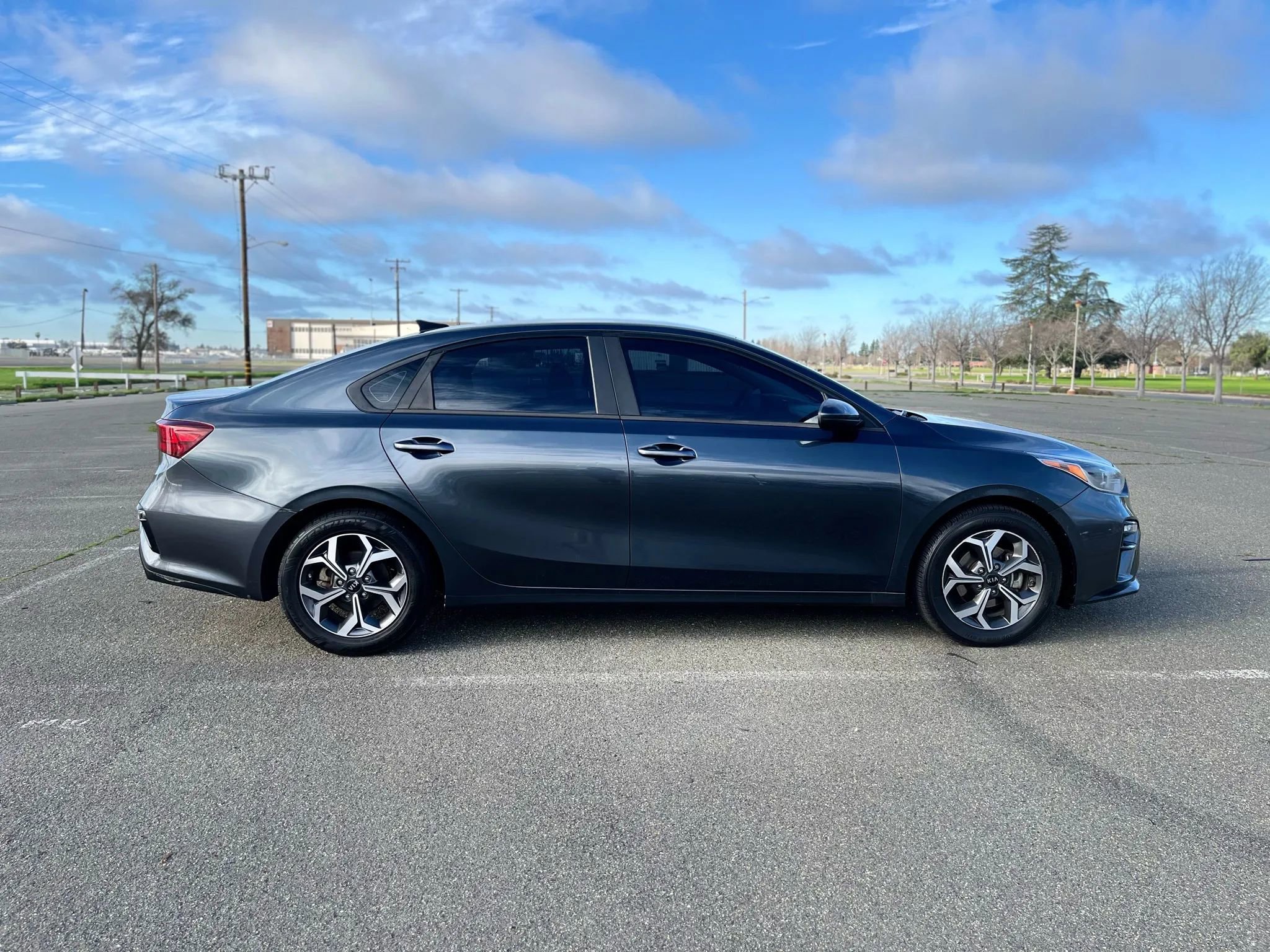 Used 2019 Kia Forte LXS FWD image 4