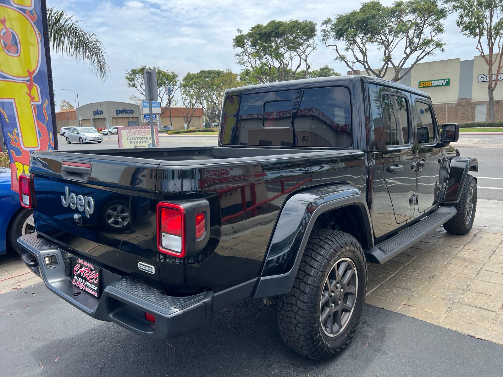 Used 2020 Jeep Gladiator Overland AWD/4WD image 9