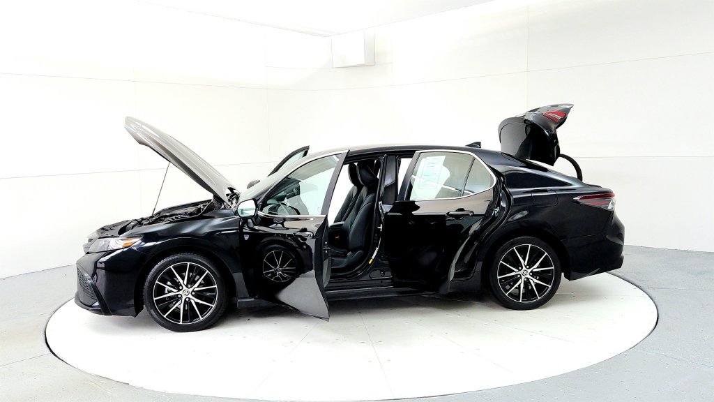 Certified 2024 Toyota Camry SE FWD image 10