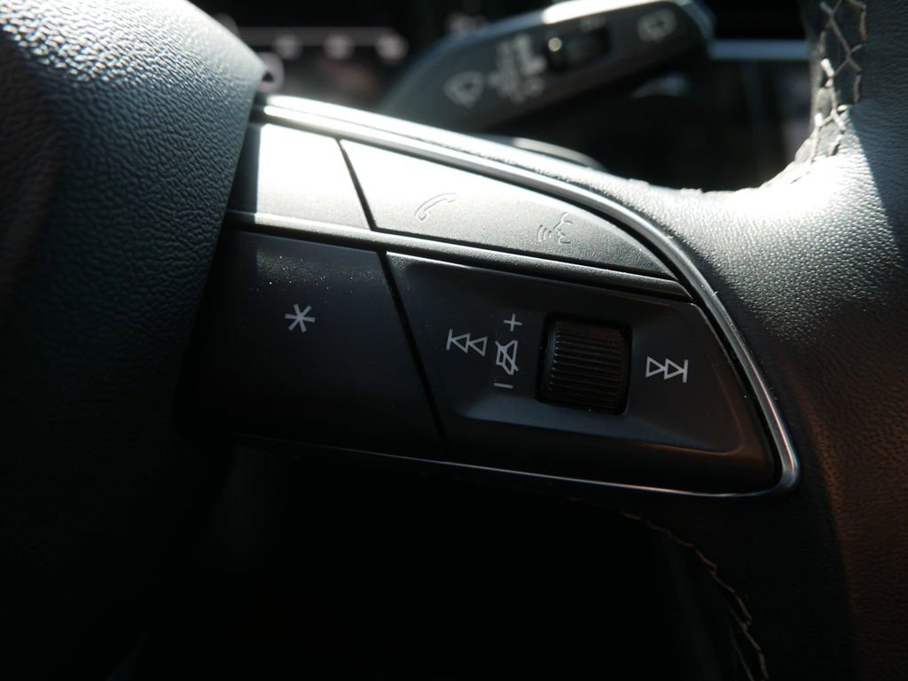 Used 2023 Audi Q8 Premium Plus w/ Premium Plus Package image 24