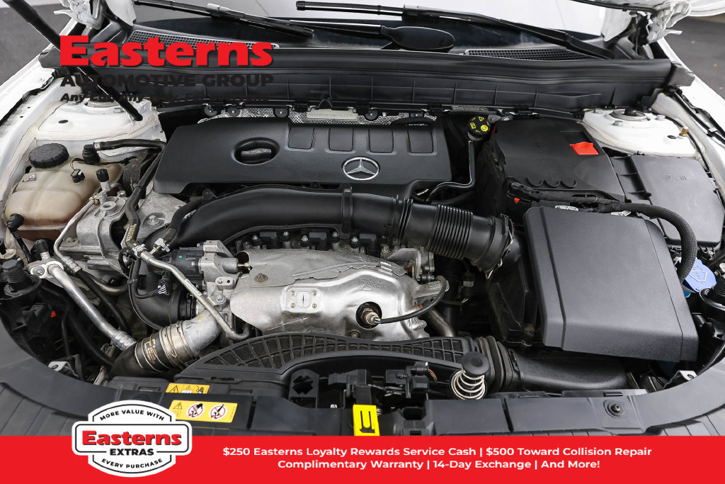 Used 2022 Mercedes-Benz GLB 250 4MATIC w/ Premium Package Lite image 8