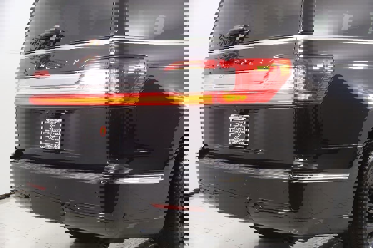 Used 2020 Lincoln Navigator L Reserve w/ Equipment Group 208A Reserve image 48