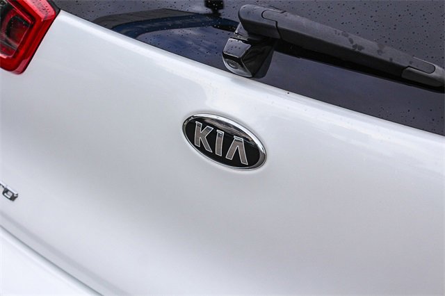 Used 2019 Kia Niro EX image 11