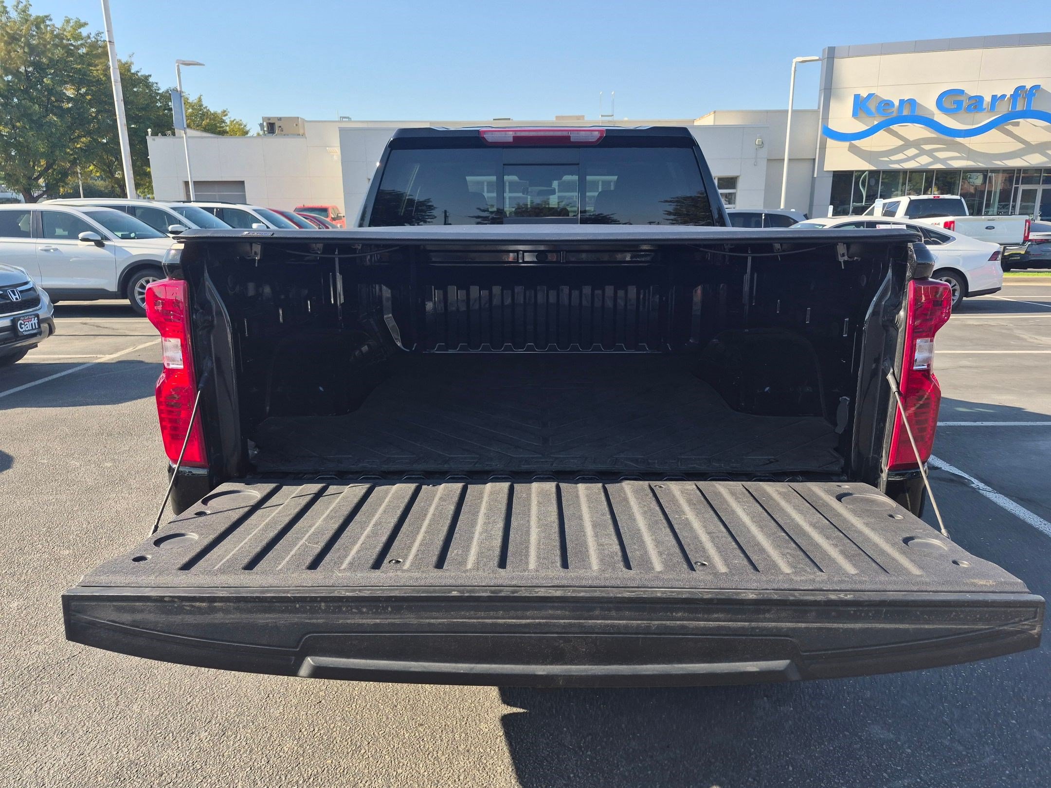 Used 2023 Chevrolet Silverado 1500 LT w/ Z71 Off-Road Package AWD/4WD image 30