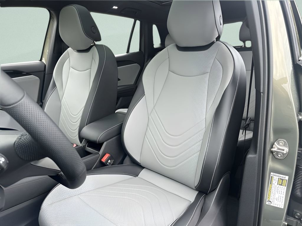 New 2026 Volkswagen Tiguan SE R-Line image 11