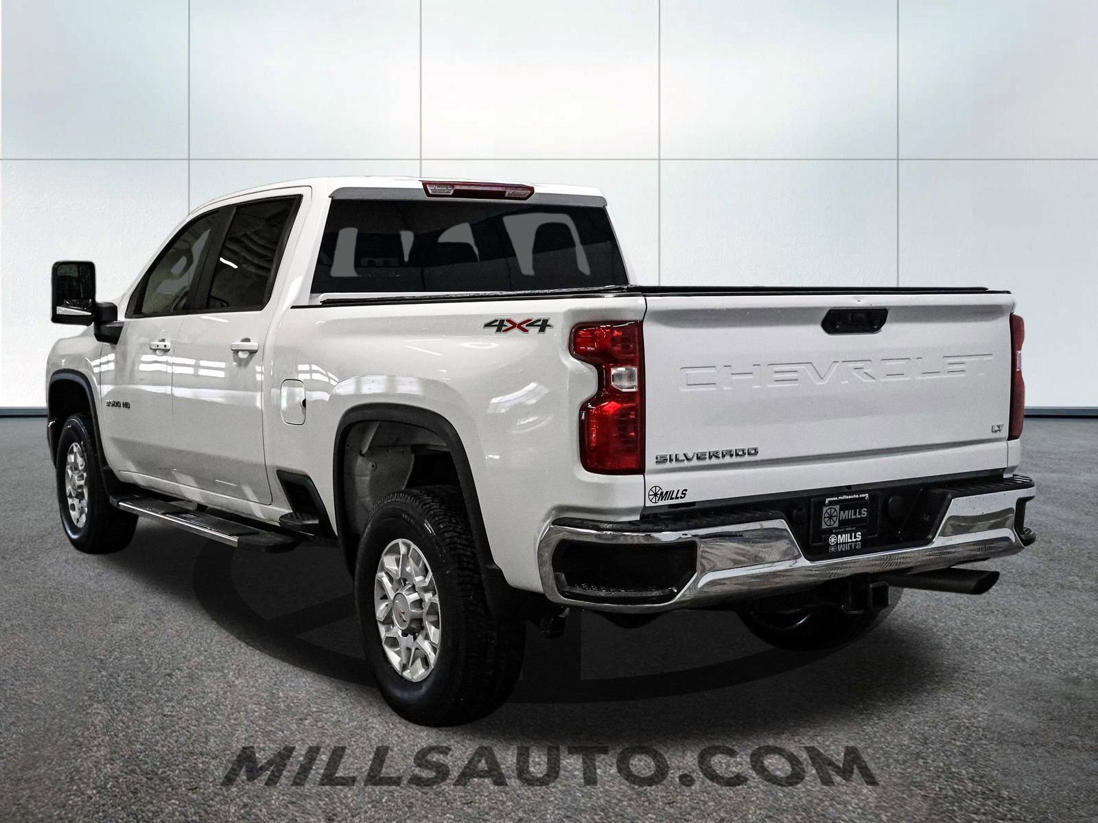 Used 2024 Chevrolet Silverado 3500 LT w/ Convenience Package image 5