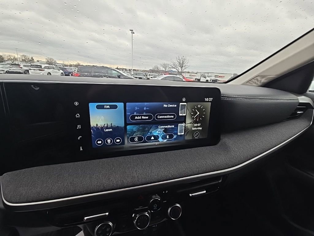 Used 2025 Nissan Kicks SV image 19