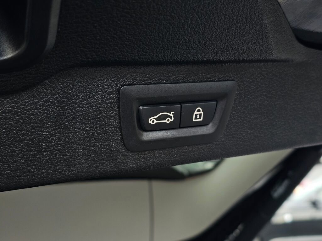 Used 2017 BMW X5 xDrive35d image 17