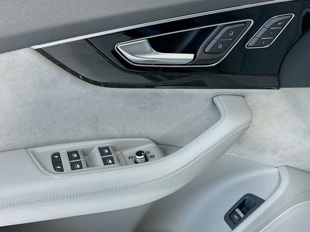 Used 2018 Audi Q7 3.0T Prestige w/ Prestige Package image 25
