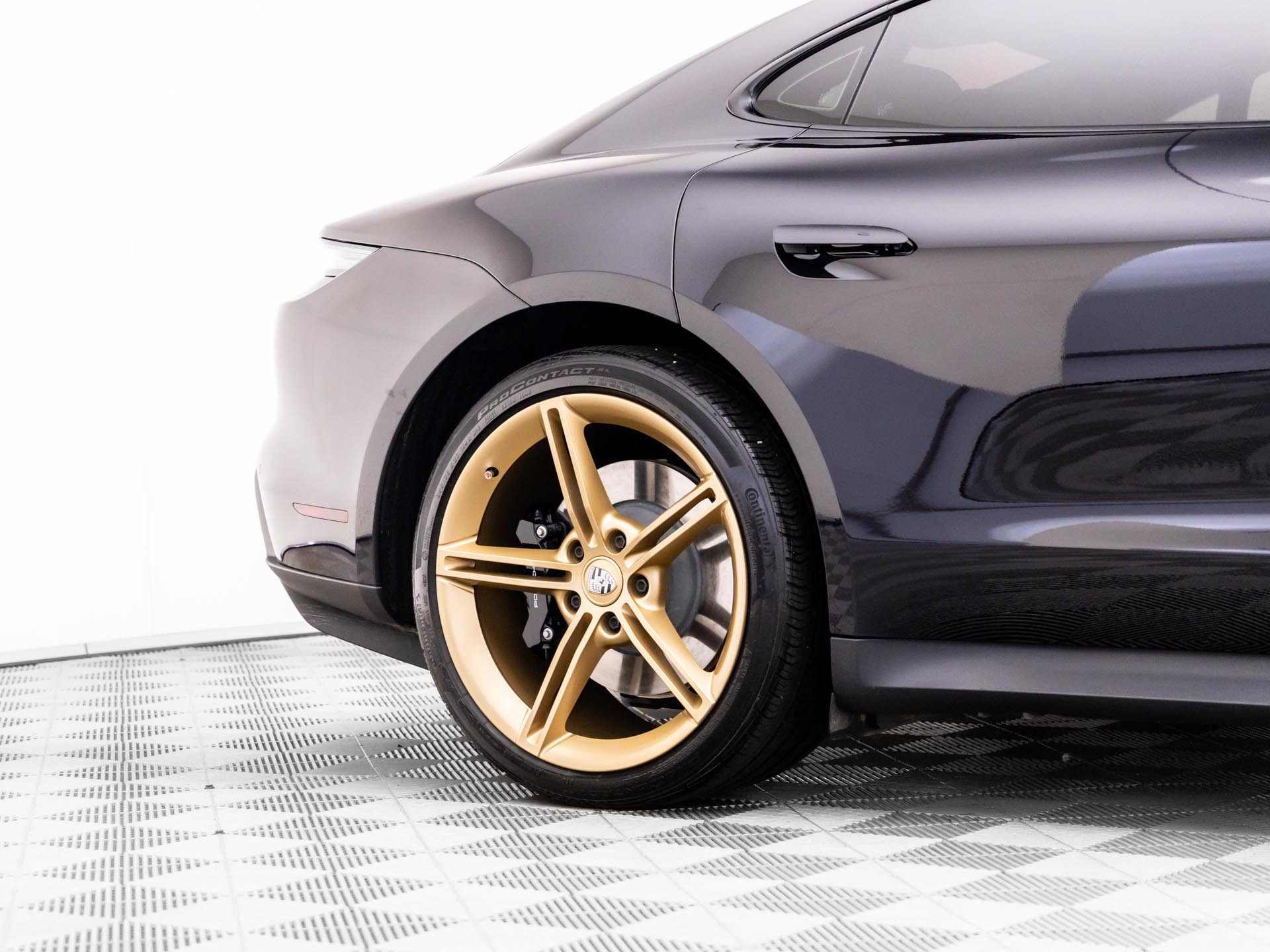 Certified 2021 Porsche Taycan 4S AWD/4WD image 34