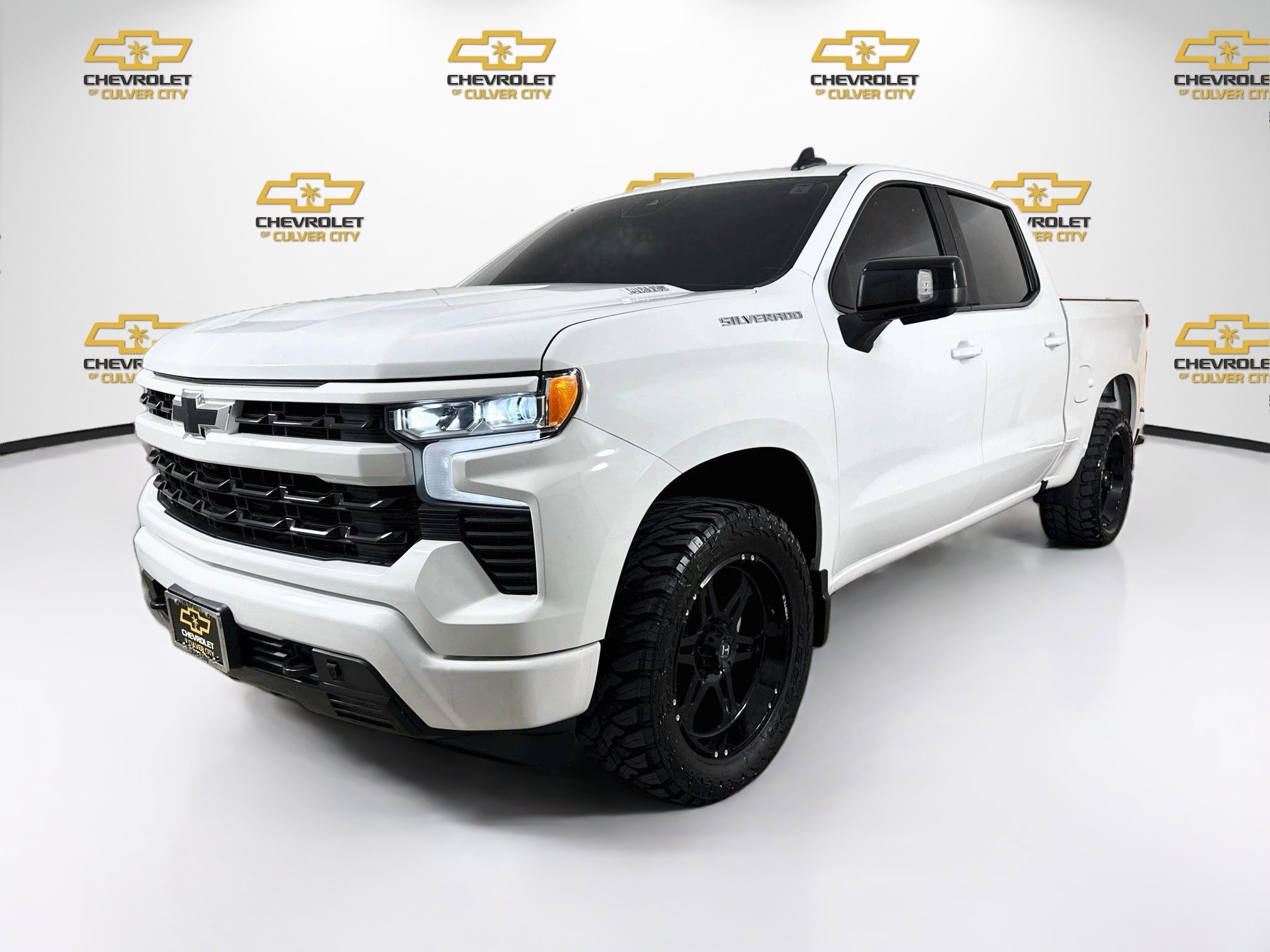 Used 2023 Chevrolet Silverado 1500 RST w/ Convenience Package II RWD image 3