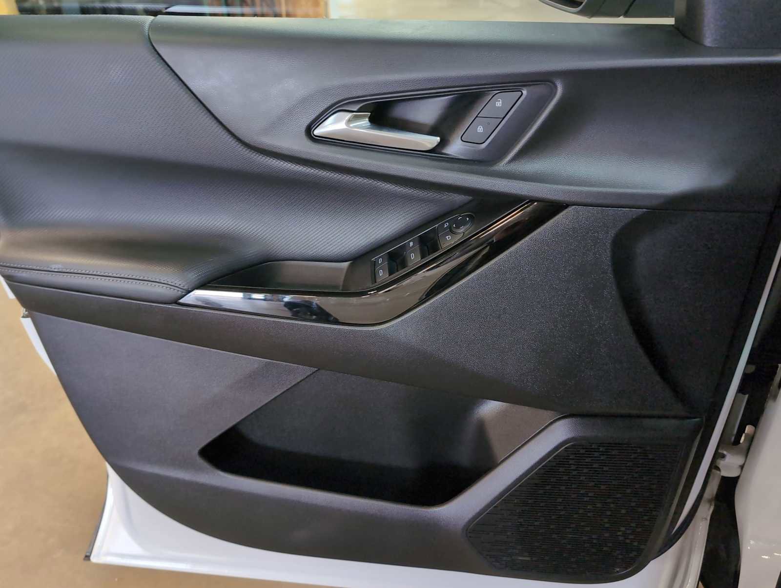 Used 2025 Chevrolet Equinox LT w/ Safety and Technology Package image 22