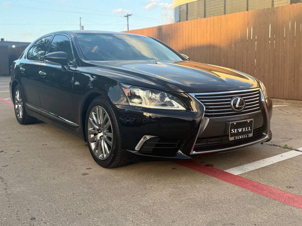 Used 2013 Lexus LS 460 w/ Comfort Pkg image 12