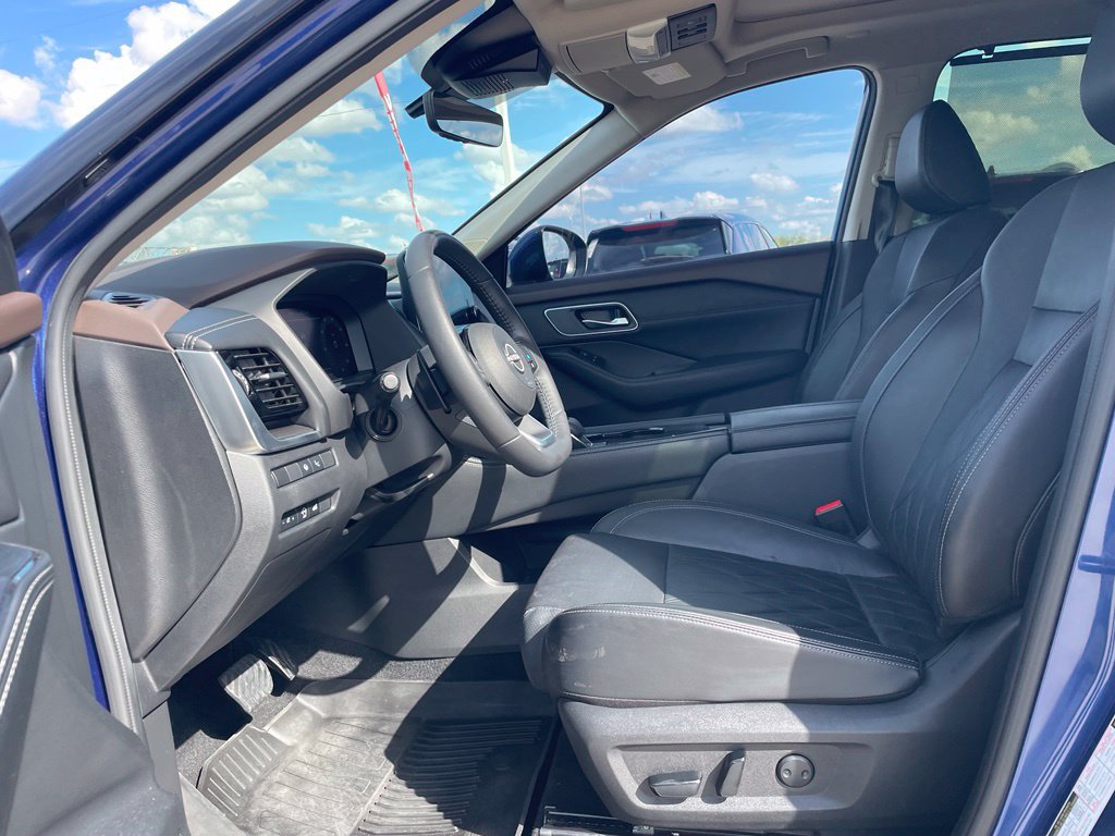 Certified 2023 Nissan Rogue Platinum w/ Platinum Premium Package FWD image 19
