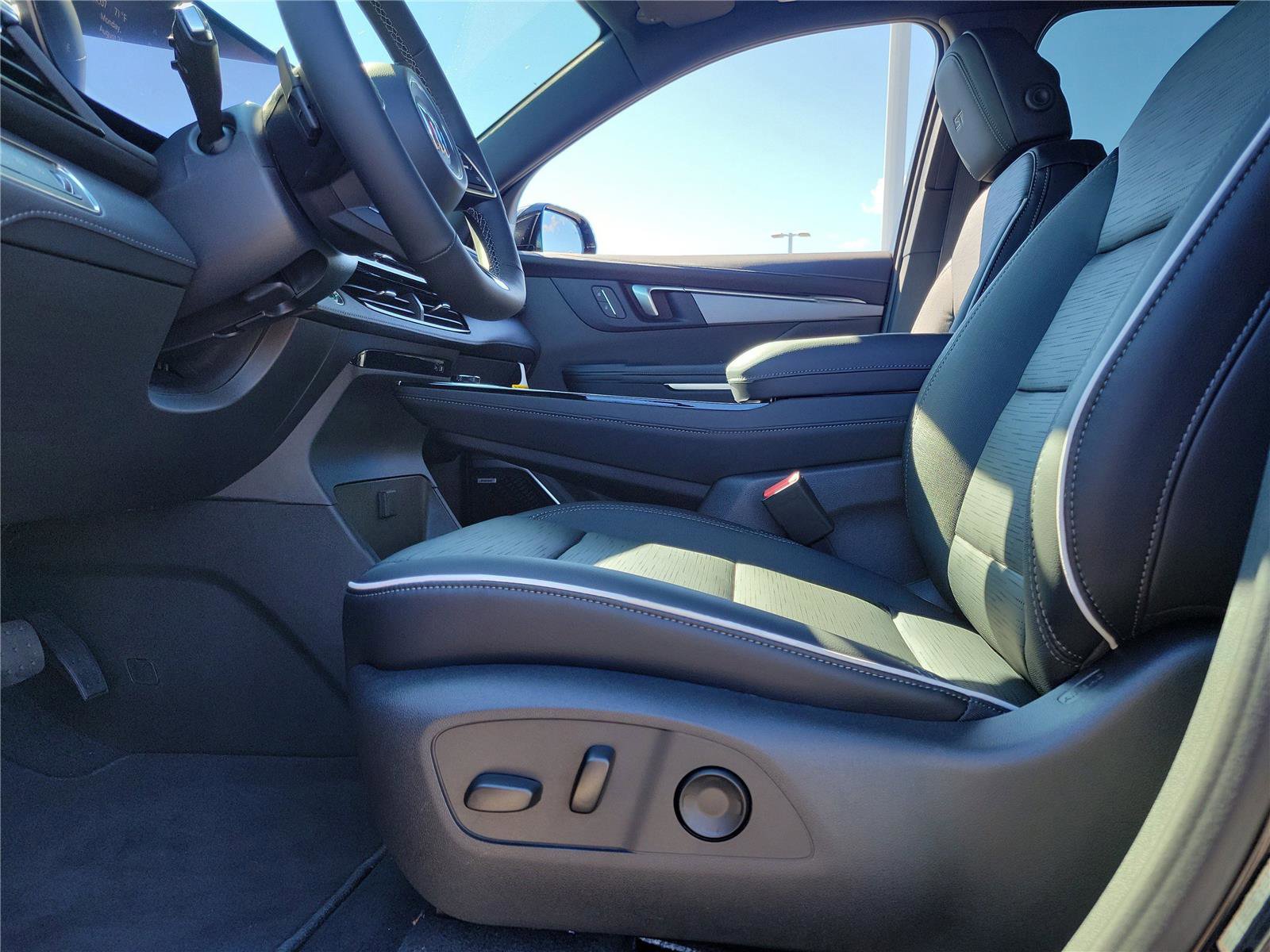 New 2026 Buick Enclave Sport Touring w/ Power Package image 17