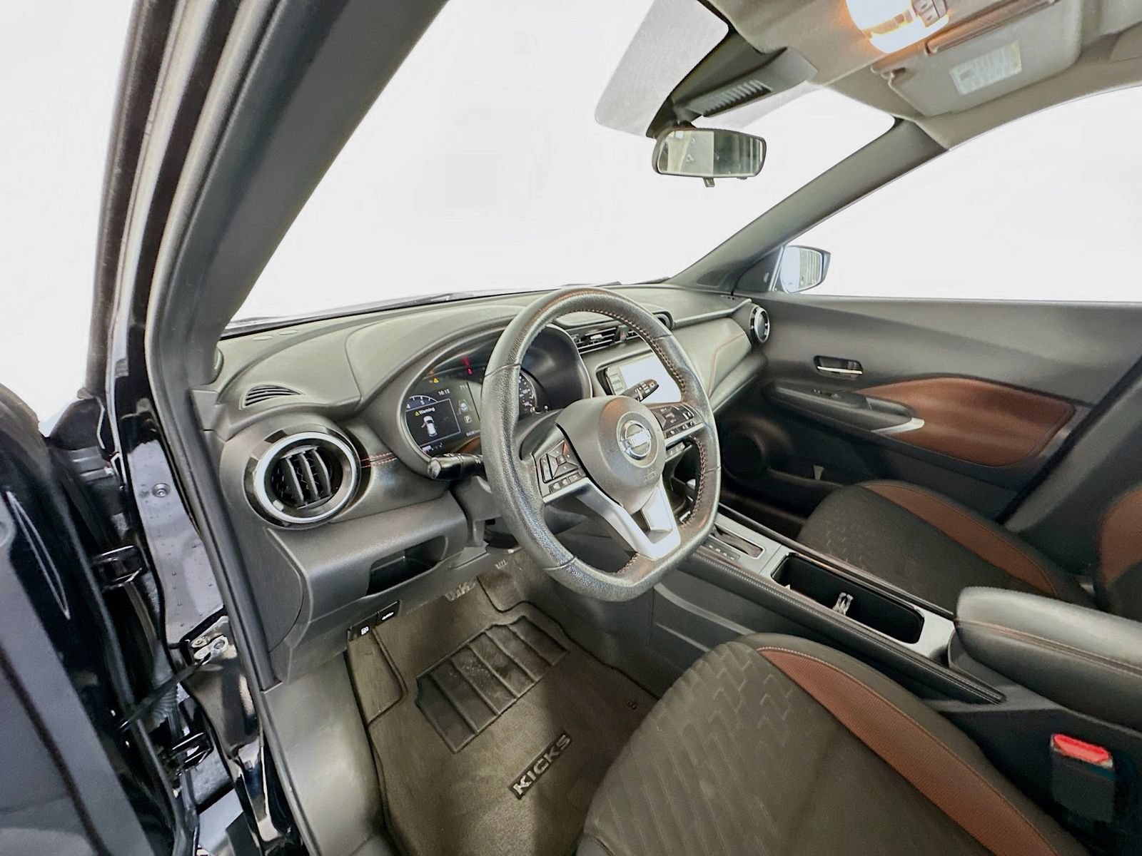 Used 2021 Nissan Kicks SR FWD image 9