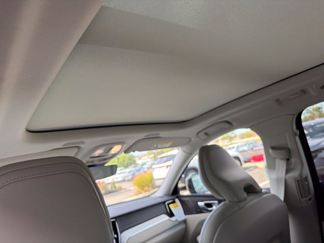 New 2027 Volvo XC60 B5 Ultra AWD/4WD image 9