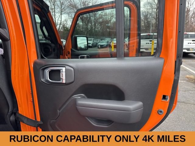 Used 2025 Jeep Gladiator Rubicon w/ Technology Group AWD/4WD image 37