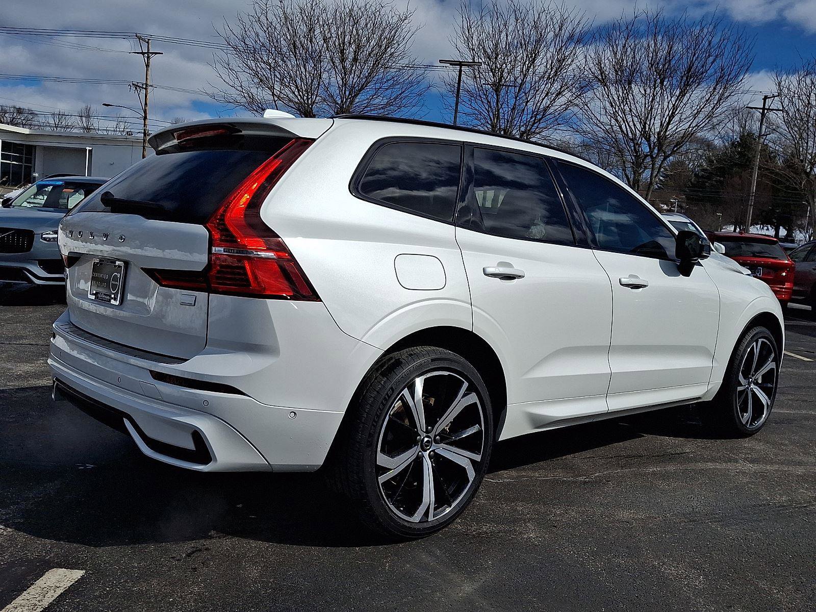 Certified 2023 Volvo XC60 T8 Ultimate w/ Protection Package Premier image 6