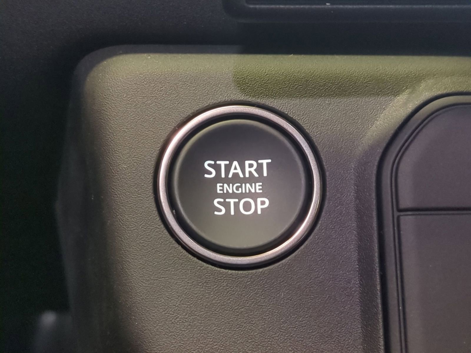 New 2026 Land Rover Defender 110 X-Dynamic SE image 23