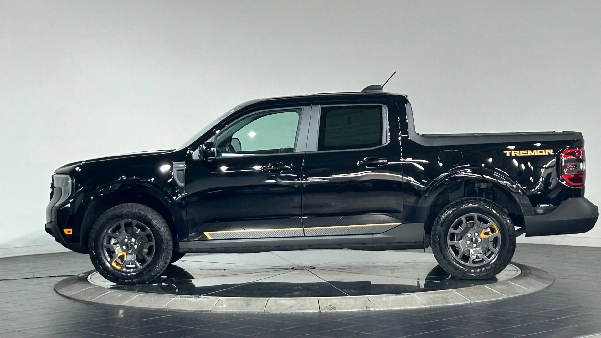 Used 2025 Ford Maverick Tremor AWD/4WD image 6