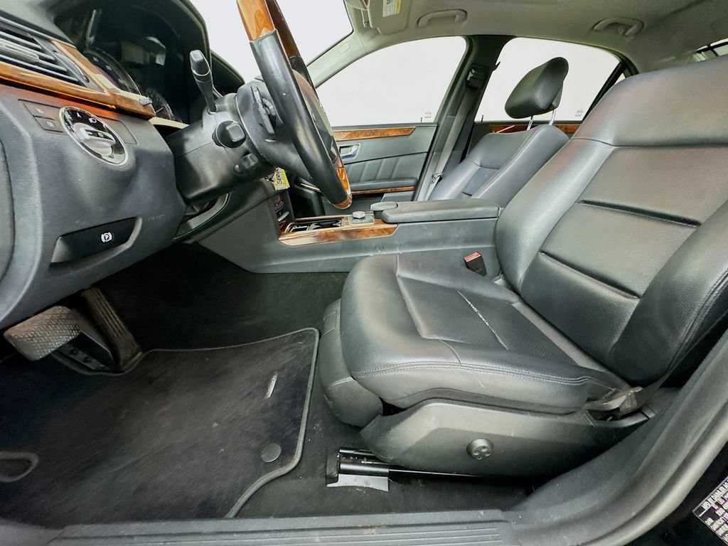 Used 2010 Mercedes-Benz E 350 Sedan image 24